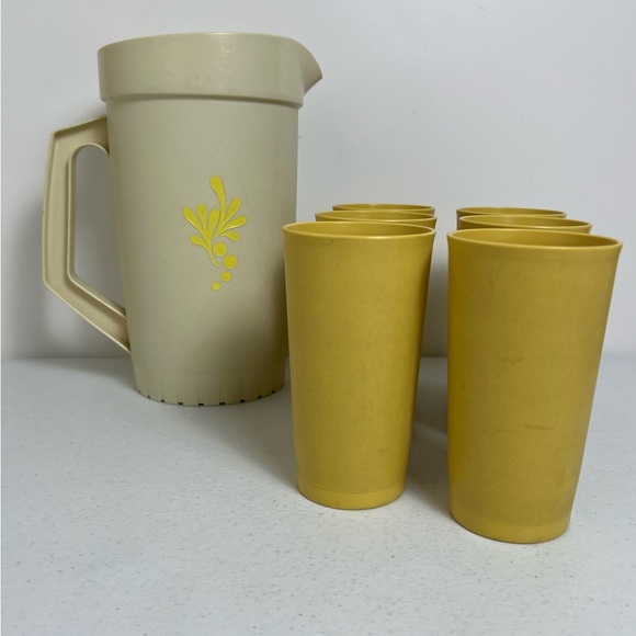Vintage Cream and Yellow Pitcher Set - Picture 3 of 14